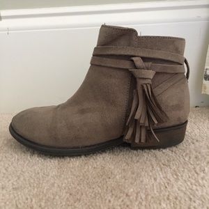 Cynthia Rowley girls booties sz 13